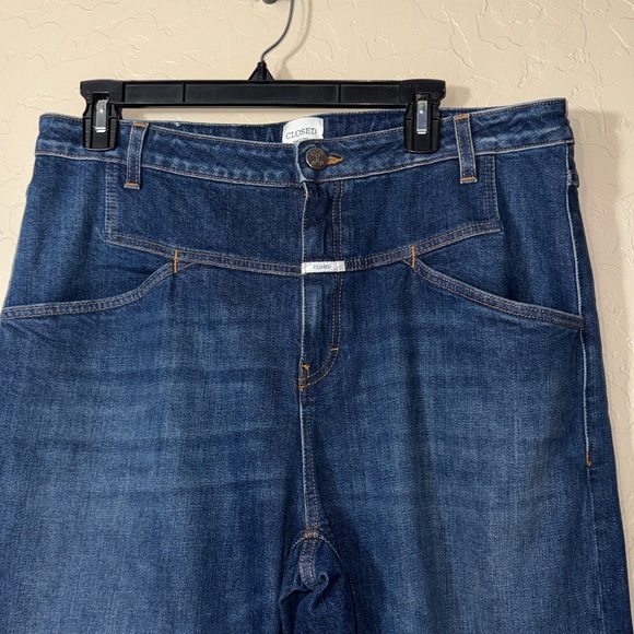 Closed barrel dark wash high rise cropped length jeans size 33 - Picture 7 of 7